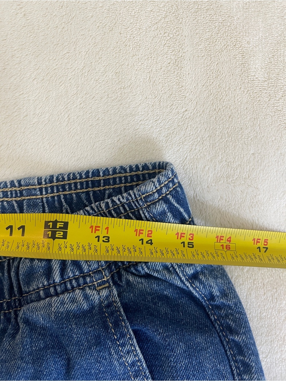 GAP Women's High Rise Wide Leg Cargo Jeans Size
Small Blue Denim Elastic - Picture 9 of 11
